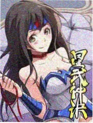 春季庐山雨雾中石阶与松枝湿漉漉的示意画面